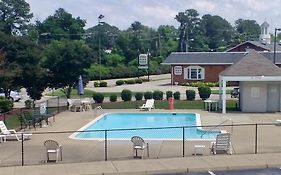 Quarterpath Inn And Suites Williamsburg Va